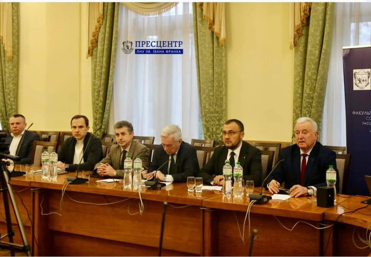Анатолій Парфіненко представив нові освітні програми кафедри на міжнародній конференції