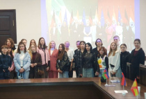 Школа вихідного дня: моделювання міжнародних перегорів