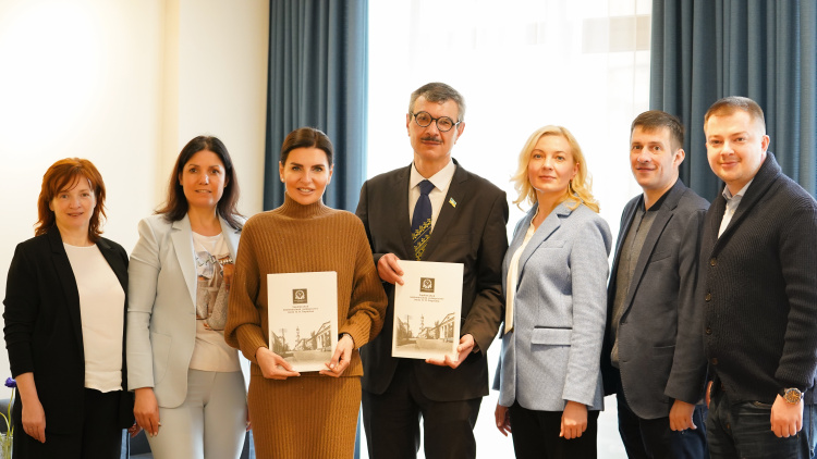 Академічне партнерство між Каразінським університетом та Університетом митної справи та фінансів  