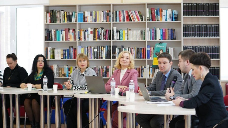 Кафедрою міжнародних відносин було проведено Всеукраїнський науково-практичний круглий стіл та експертну дискусійну панель